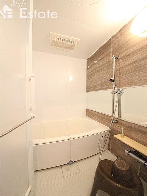 バス・シャワールーム　バスルーム