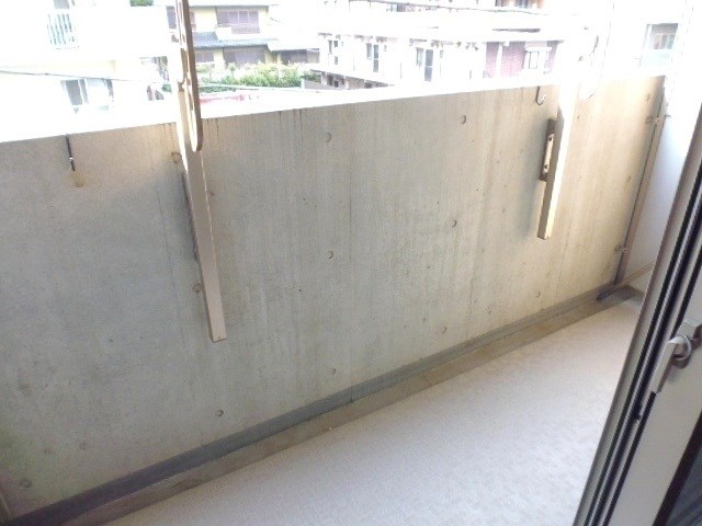 バルコニー　見学予約受け付け中。設備充実のハイグレード賃貸マンションです