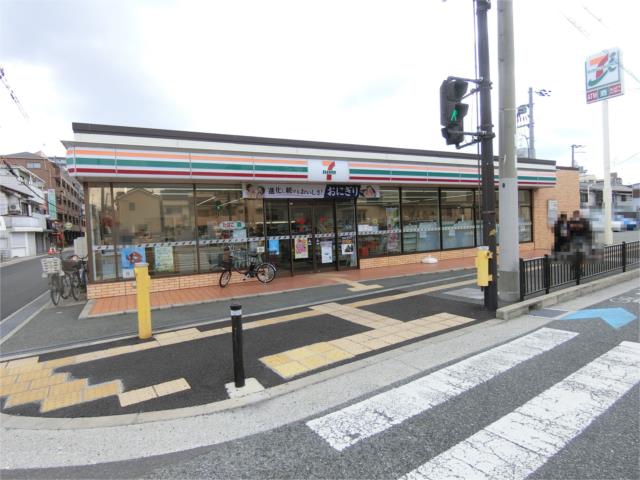 コンビニ　セブン-イレブン 豊中庄内西町２丁目店（コンビニ）まで216m