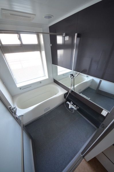 バス・シャワールーム　同建物の同間取りの別のお部屋のイメージです。