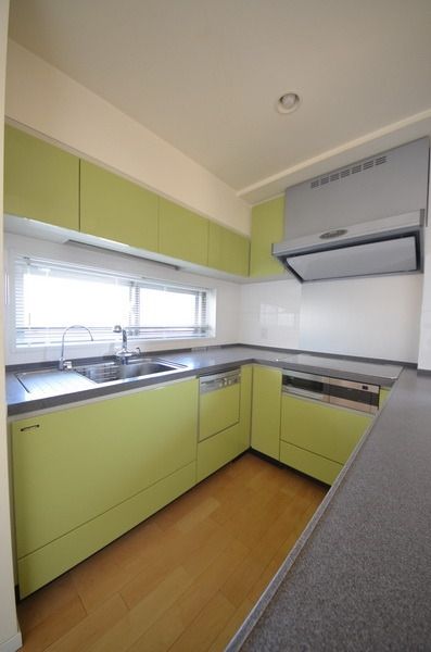 キッチン　同建物の同間取りの別のお部屋のイメージです。