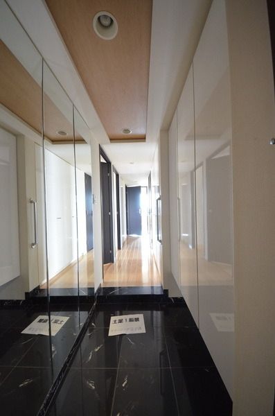 玄関　同建物の同間取りの別のお部屋のイメージです。