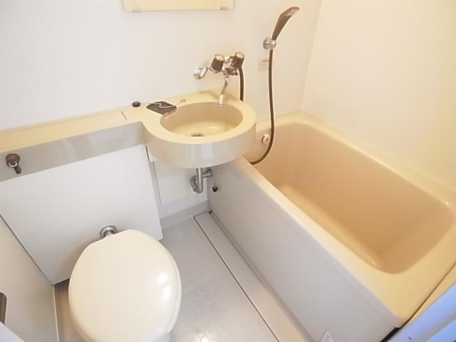 バス・シャワールーム　お部屋探しは山晃住宅 ＪＲ奈良店 にお任せ下さい！