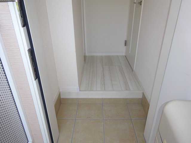 玄関　同建物の類似タイプ