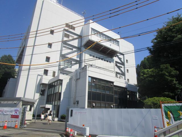 図書館　日本女子大学図書館（図書館）まで400m