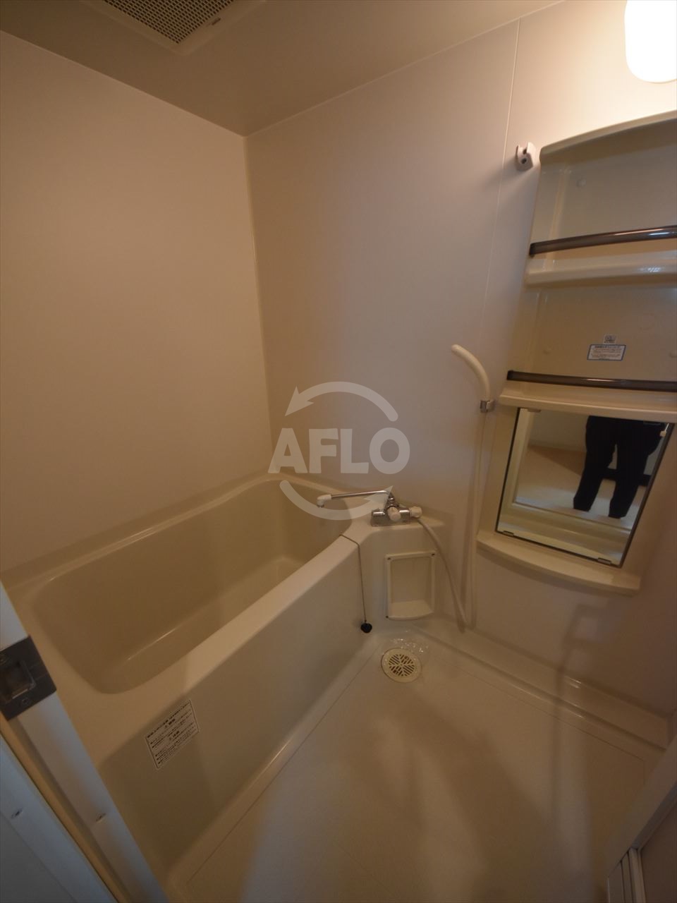 バス・シャワールーム　アヴァンセクール京橋南　浴室