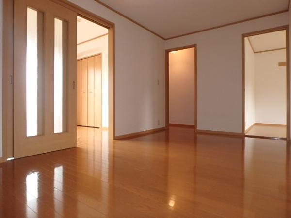 居室・リビング　★明るいお部屋です★