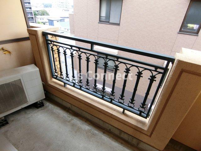 バルコニー　晴れた日には洗濯物もたくさん干せます。