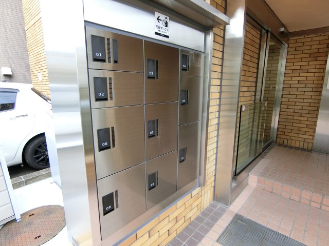 その他共有部分　宅配ＢＯＸ付きでいつでも荷物を受け取れます。