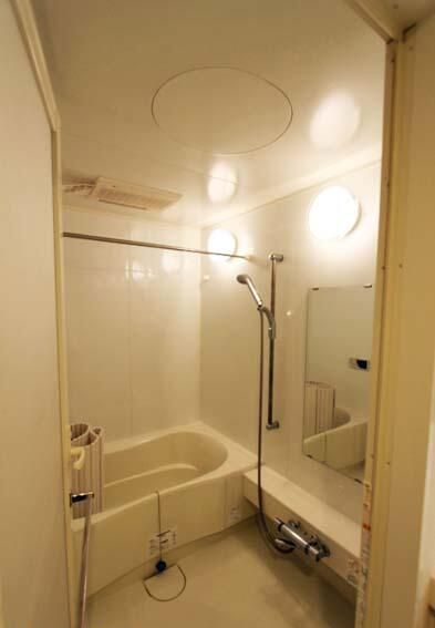 バス・シャワールーム　コンパクトで使いやすいお風呂です