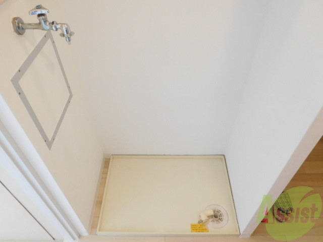 洗面設備　室内洗濯置き場で冬も暖かく洗濯できます