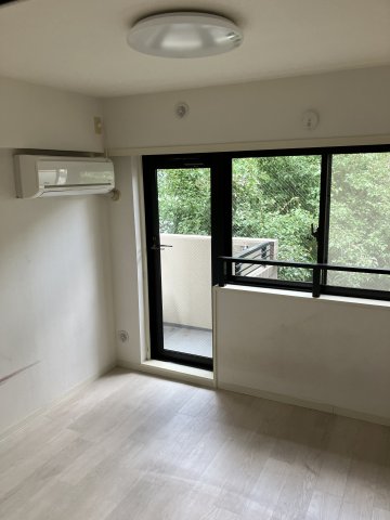 居室・リビング　こちらのリビングで趣味の時間をお楽しみください