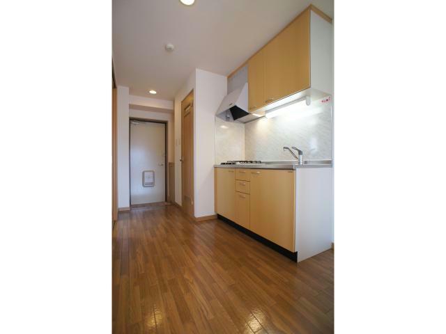 キッチン　※写真は別室のもの、内装・設備等異なる場合がございます。