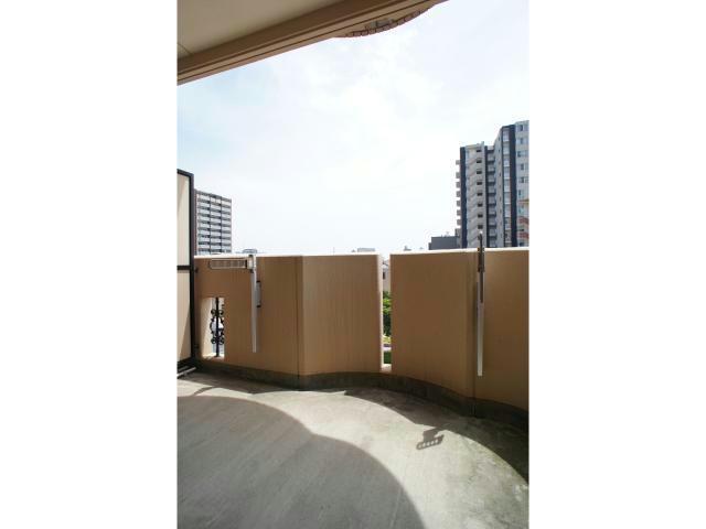 バルコニー　※写真は別室のもの、内装・設備等異なる場合がございます。