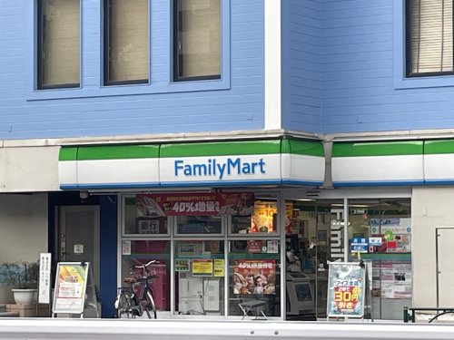 コンビニ　ファミリーマート（コンビニ）まで4768m