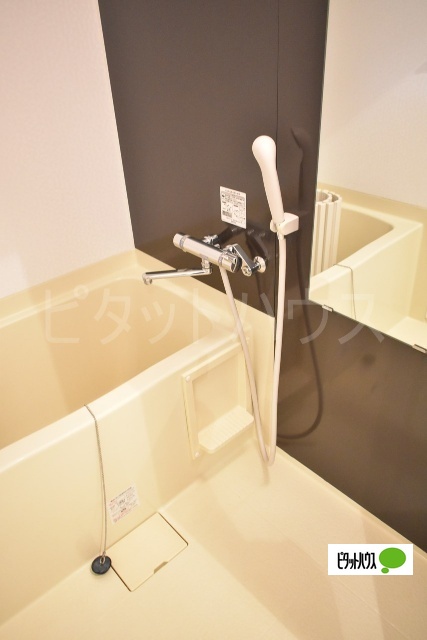 バス・シャワールーム　バスルーム