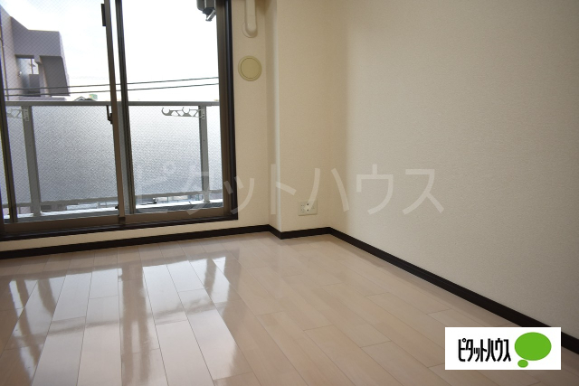 居室・リビング　洋室６．５帖です