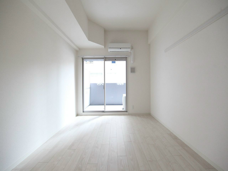 バルコニー　洋室7.7帖　クローゼット（収納充実してます）