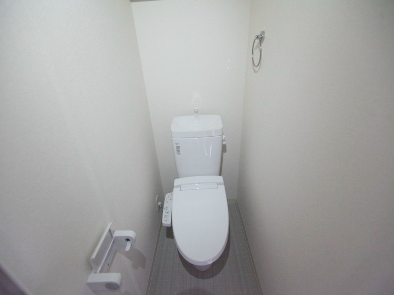 トイレ　温水洗浄暖房便座付トイレ