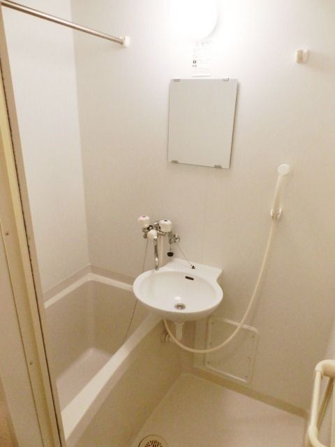 バス・シャワールーム　綺麗なバスルーム。