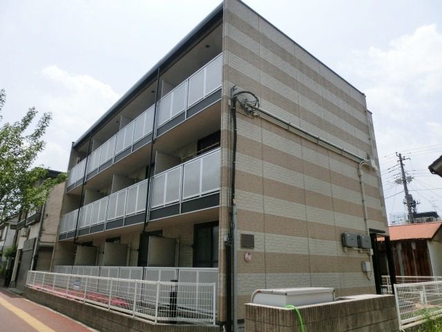 建物外観　2006年築のマンション。