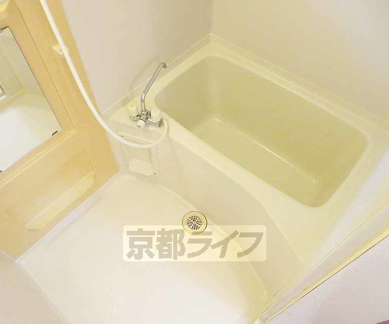 バス・シャワールーム　広々したお風呂です