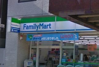 コンビニ　ファミリーマート（コンビニ）まで110m