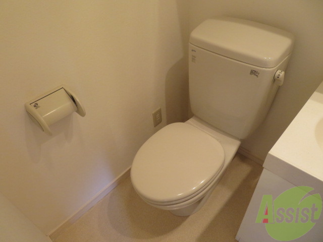 トイレ　こちらはトイレです。清潔感があり、安心して使用できます。