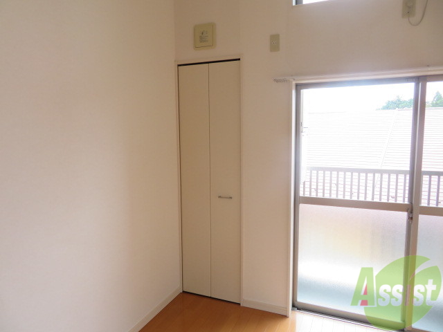 収納　収納がありました。お洋服や荷物はここへ。