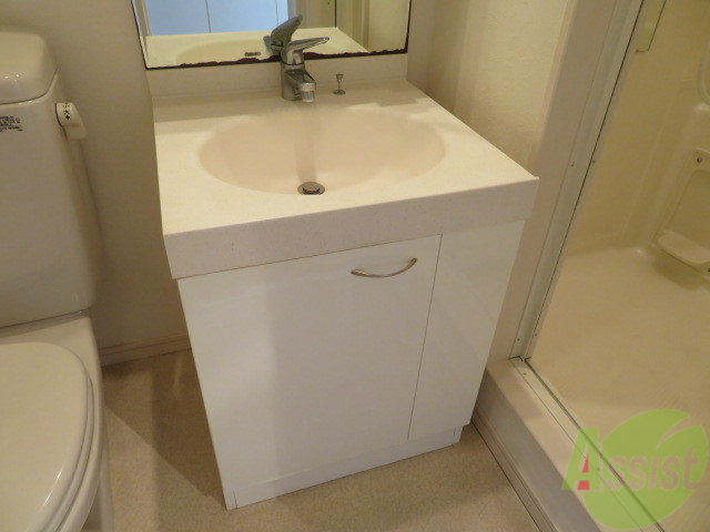 洗面設備　洗面台。朝の身支度はここでばっちり決めましょう