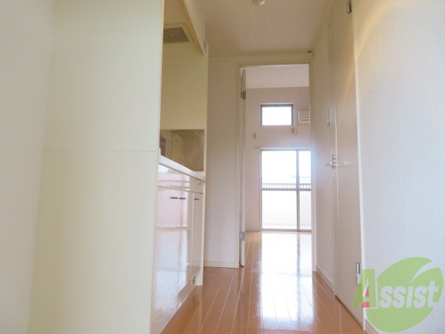 玄関　玄関から見た景色はこちらです。イメージできますか。