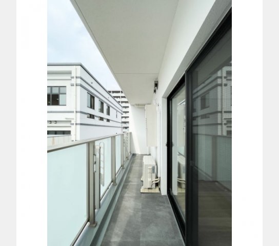 バルコニー　室内