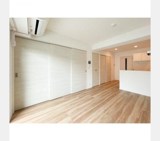 居室・リビング　室内