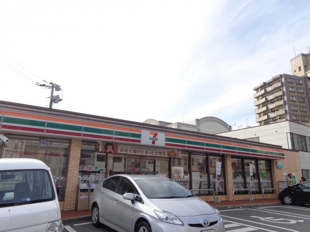 コンビニ　セブンイレブン 博多駅南3丁目店（コンビニ）まで285m