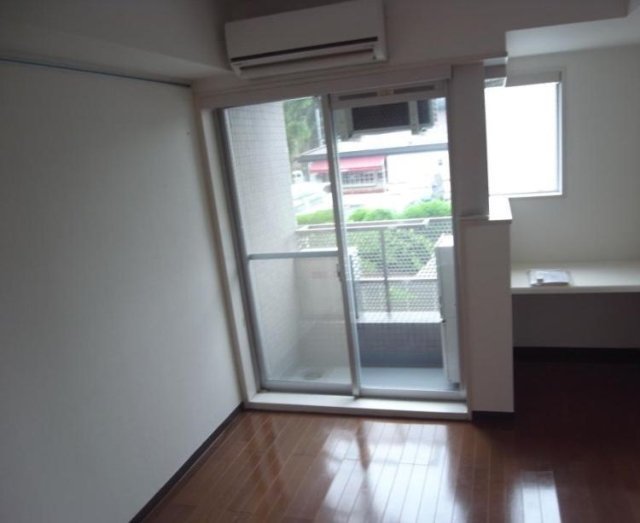 バルコニー　バルコニーあります