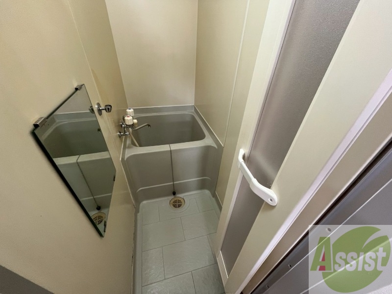 バス・シャワールーム　ユニットバスです。疲れを癒すのに欠かせませんね！