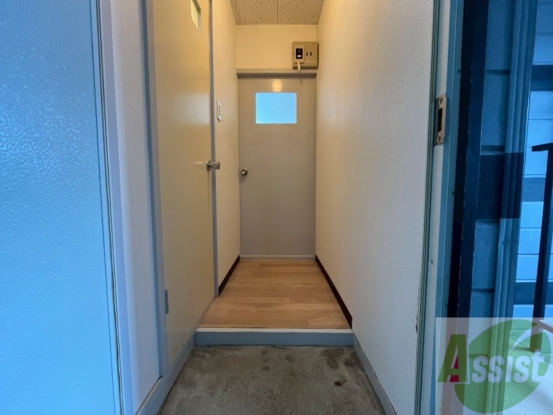 玄関　玄関の様子です。明るい印象ですね。気分もあがりそう。