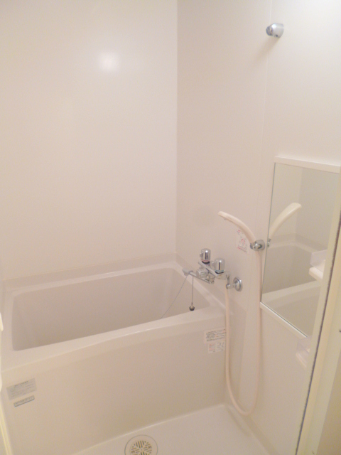 バス・シャワールーム　清潔感のあるバスルーム