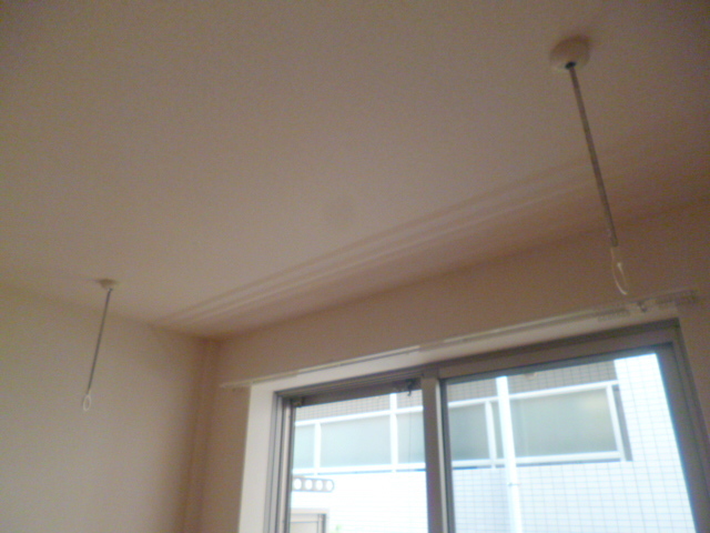 その他設備　女性に嬉しい室内物干フック