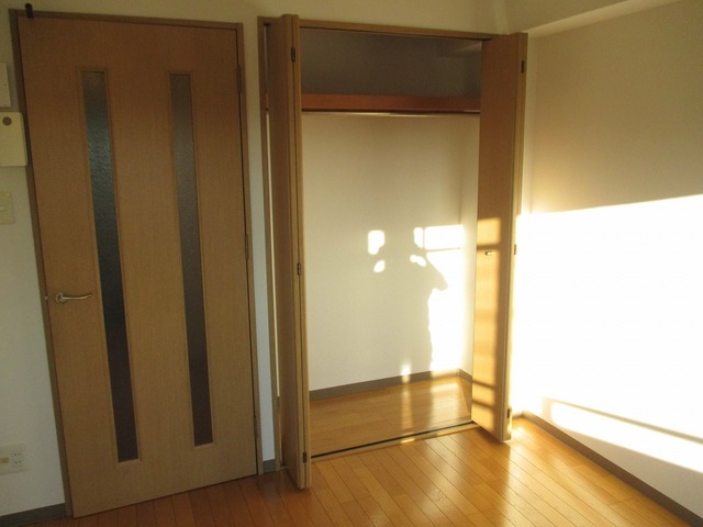 収納　大切な衣類を収納できるクローゼットです