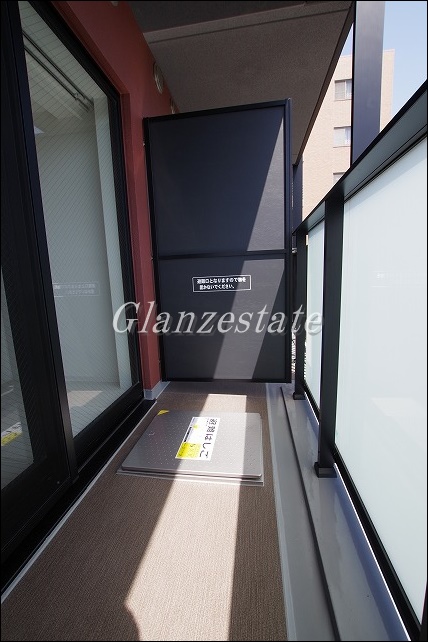 バルコニー　バルコニーからの眺めを楽しみながら食事をしませんか