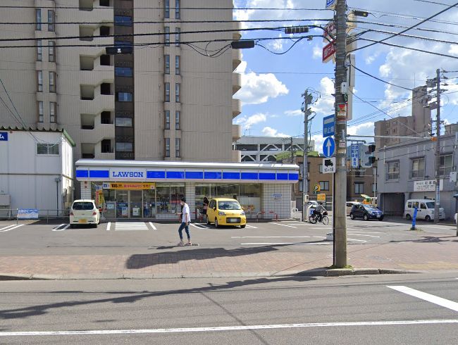 コンビニ　ローソン札幌南9条西八丁目店（コンビニ）まで180m