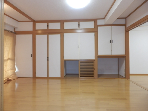 居室・リビング　洋室約7.5畳　※2021年7月撮影