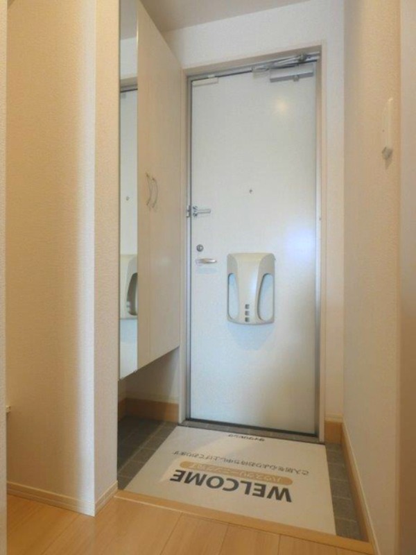 玄関　図面と現状に相違がある場合には現状を優先