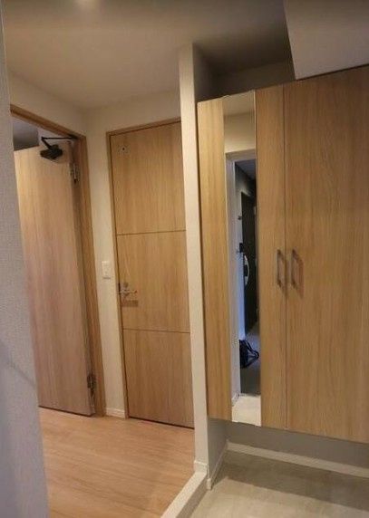 玄関　写真は同タイプ住居です。