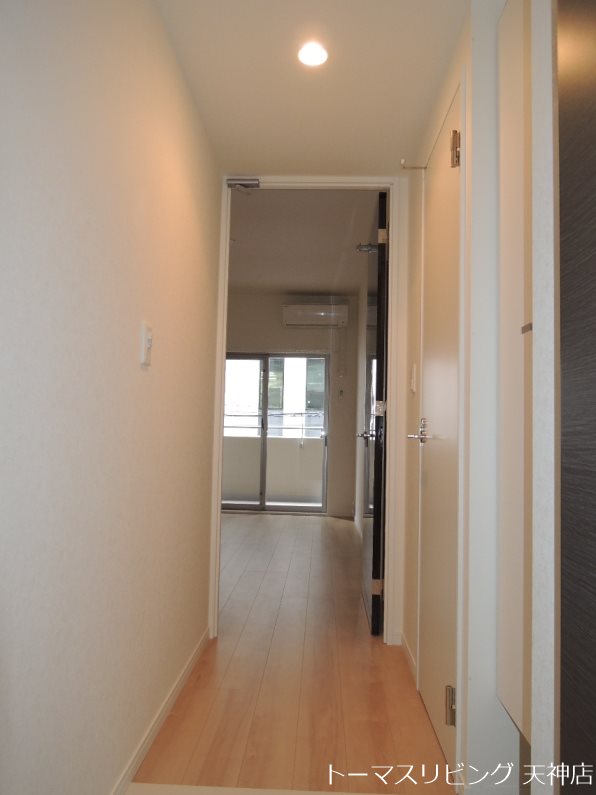 玄関　※同物件別部屋参考画像