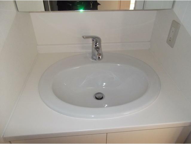 洗面設備　身支度に欠かせない独立洗面台♪