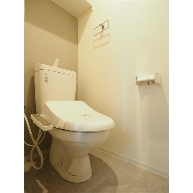 トイレ　※参考。８０１の写真です