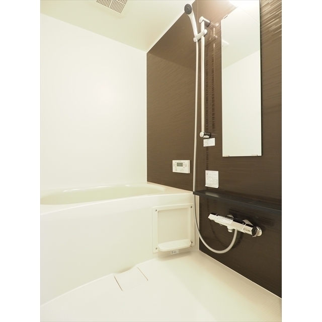 バス・シャワールーム　※参考。８０１の写真です