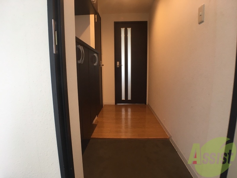 玄関　玄関の様子です。明るい印象ですね。気分もあがりそう。